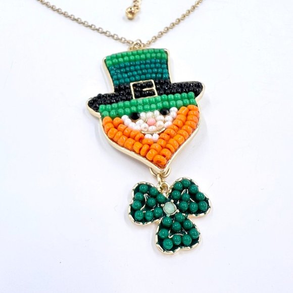 NWOT - Belk - Seed Bead Encrusted Leprechaun & Shamrock Gold Tone Necklace - Picture 4 of 8